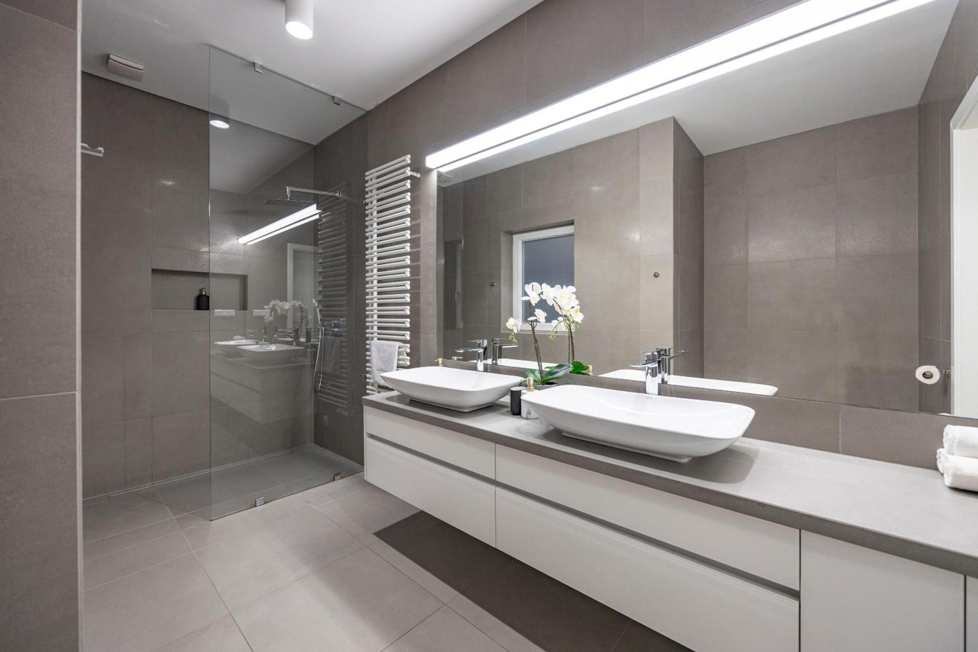 Stylish & Spacious Central Suite By Prestige Homes Budapest Exteriör bild