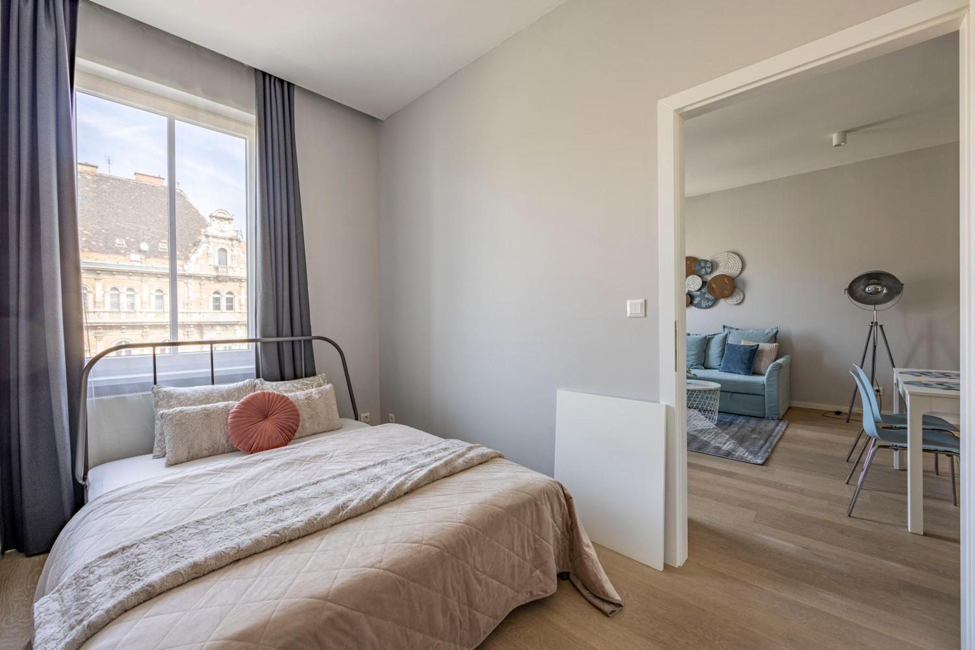 Stylish & Spacious Central Suite By Prestige Homes Budapest Exteriör bild