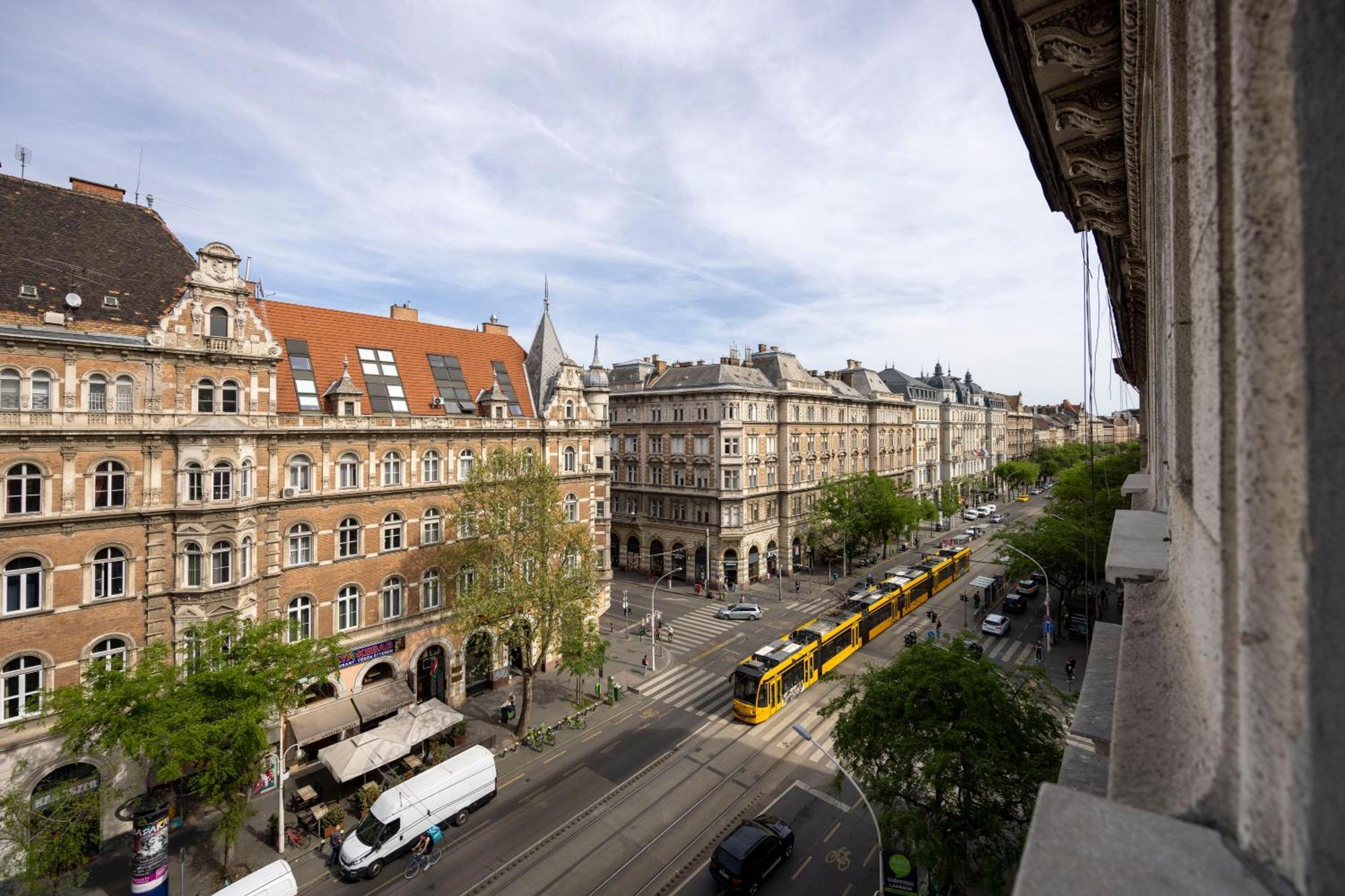 Stylish & Spacious Central Suite By Prestige Homes Budapest Exteriör bild